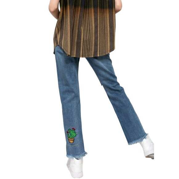 NWT POL Distressed Raw Hem with Cactus Embroidery Denim Jeans - Picture 5 of 11